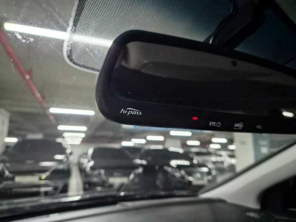 HYUNDAI Sonata - Vista 12