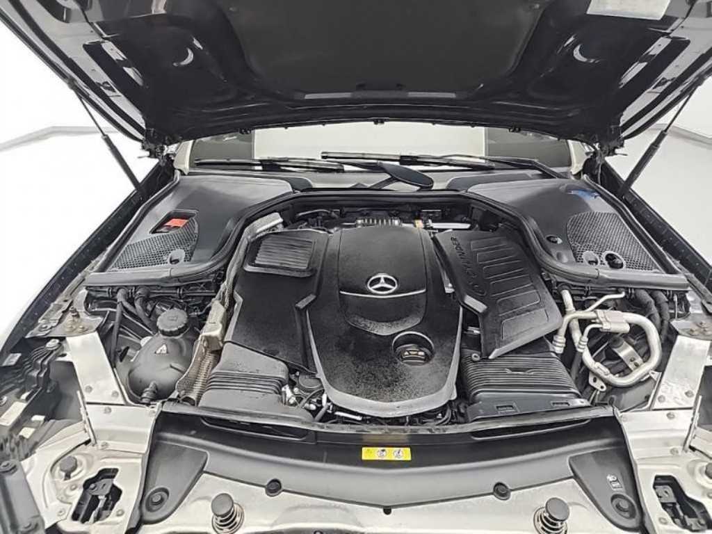 Mercedes Benz CLS Class - Vista 6
