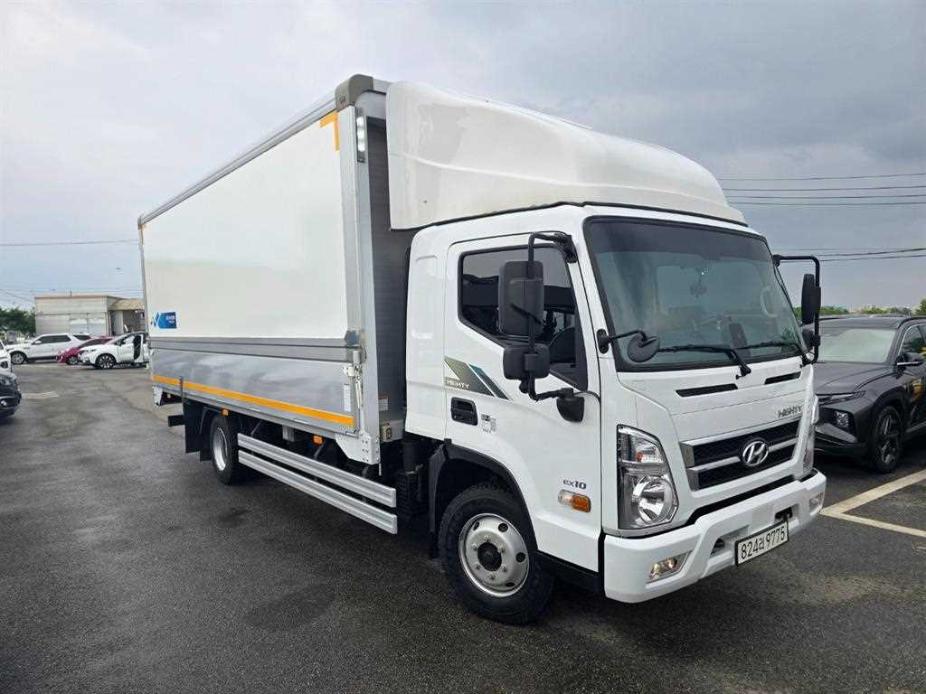 medium and large cargo truck - Vista 9