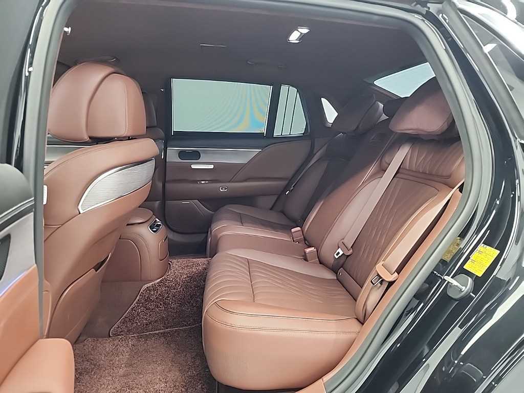 Genesis G90 - Vista 12