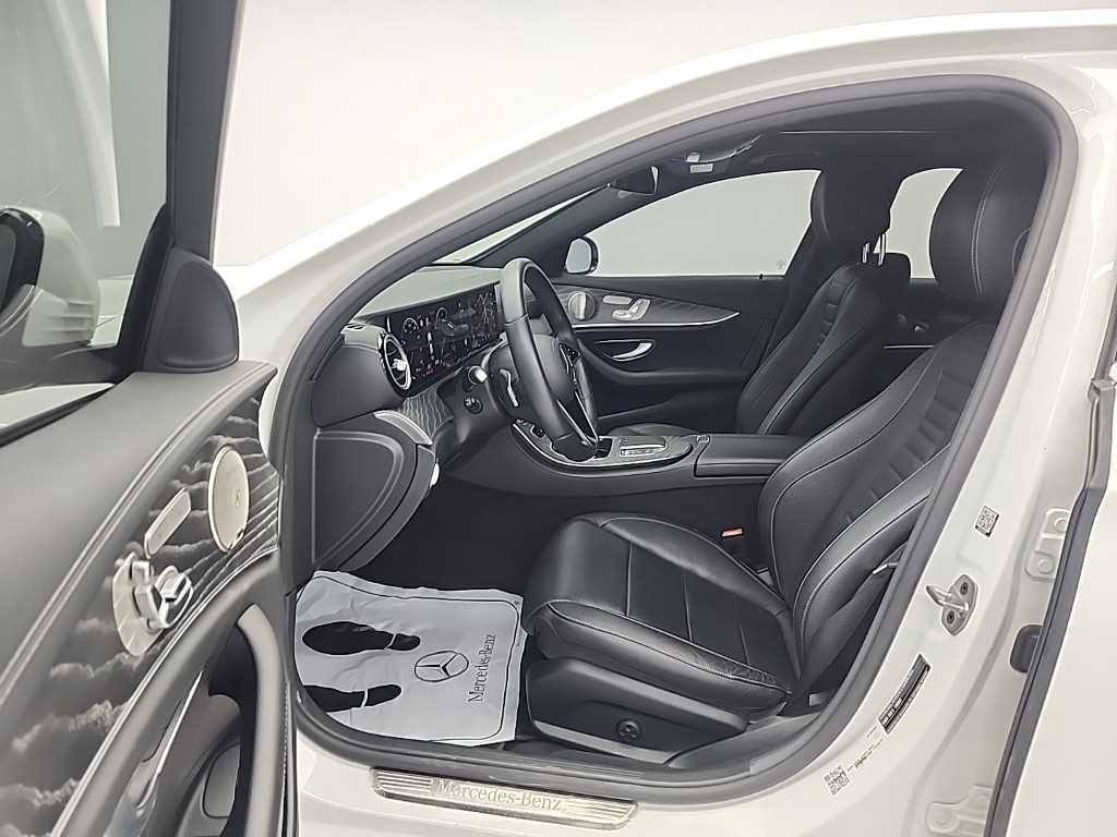 Mercedes Benz E class - Vista 11