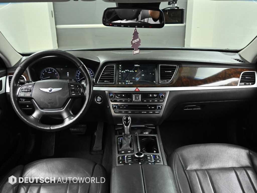 HYUNDAI Genesis - Vista 7