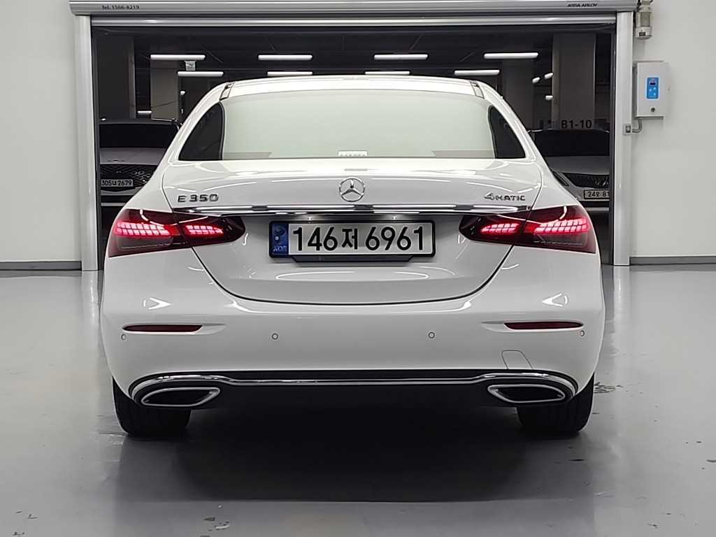 Mercedes Benz E class - Vista 3