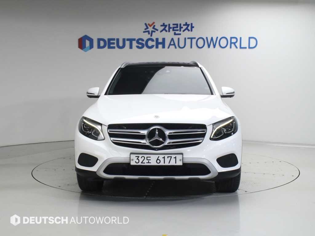 Mercedes Benz GLC Class - Vista 3