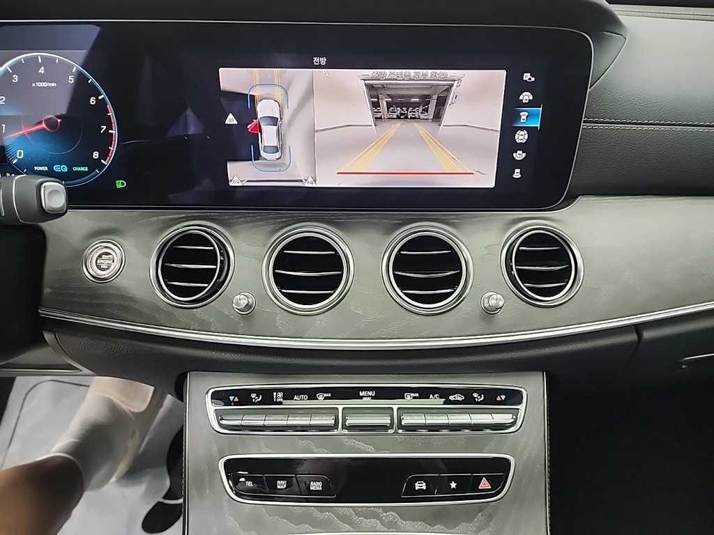 Mercedes Benz E class - Vista 10