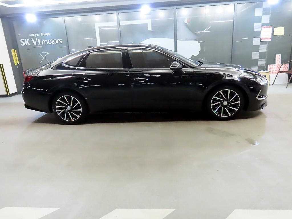 HYUNDAI Sonata - Vista 3