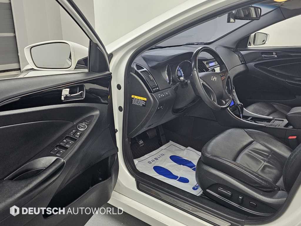 HYUNDAI Sonata - Vista 11