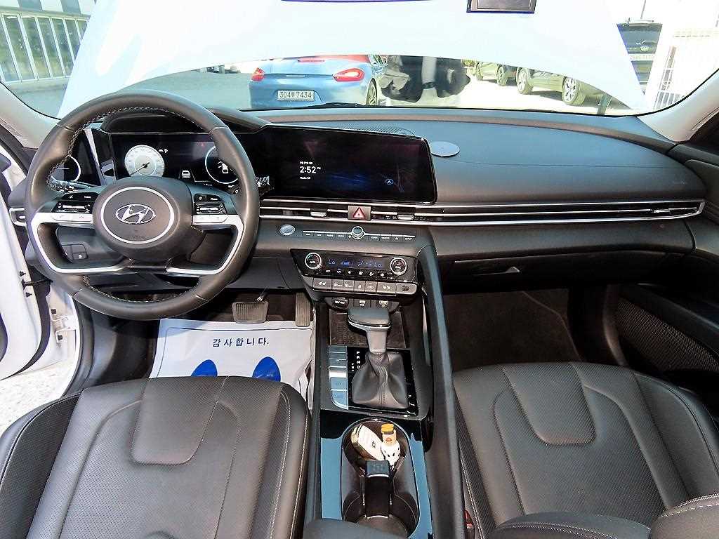 HYUNDAI Avante - Vista 7