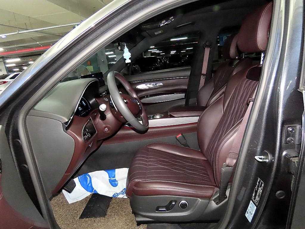 Genesis GV70 - Vista 6
