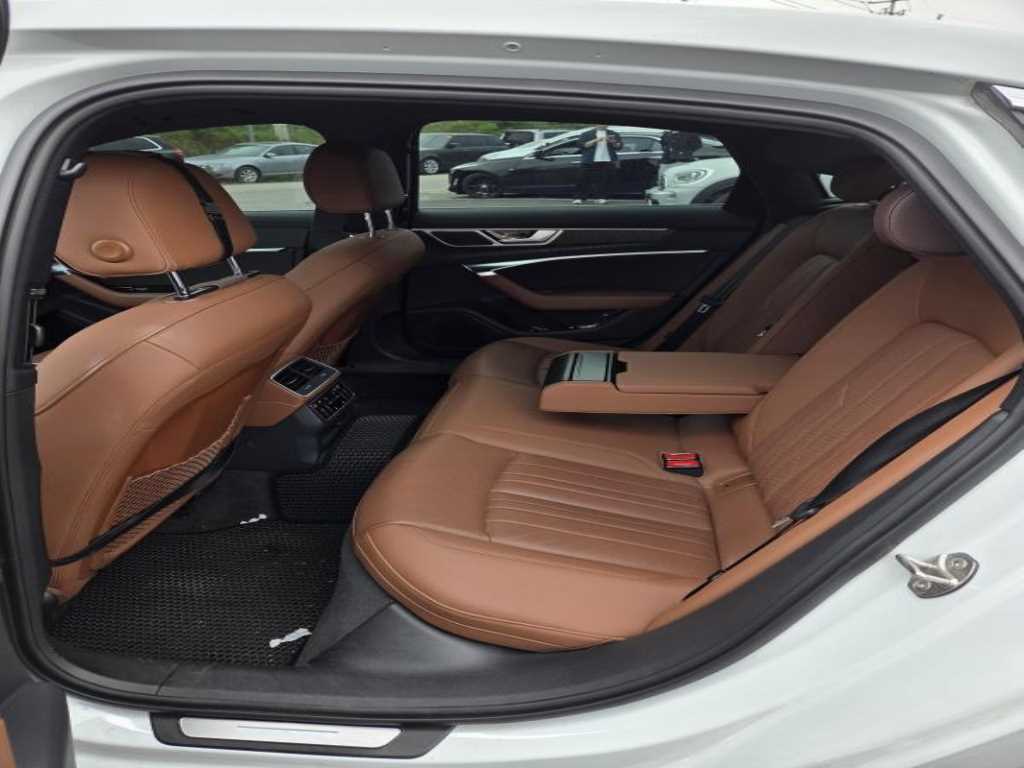 Audi A6 - Vista 5