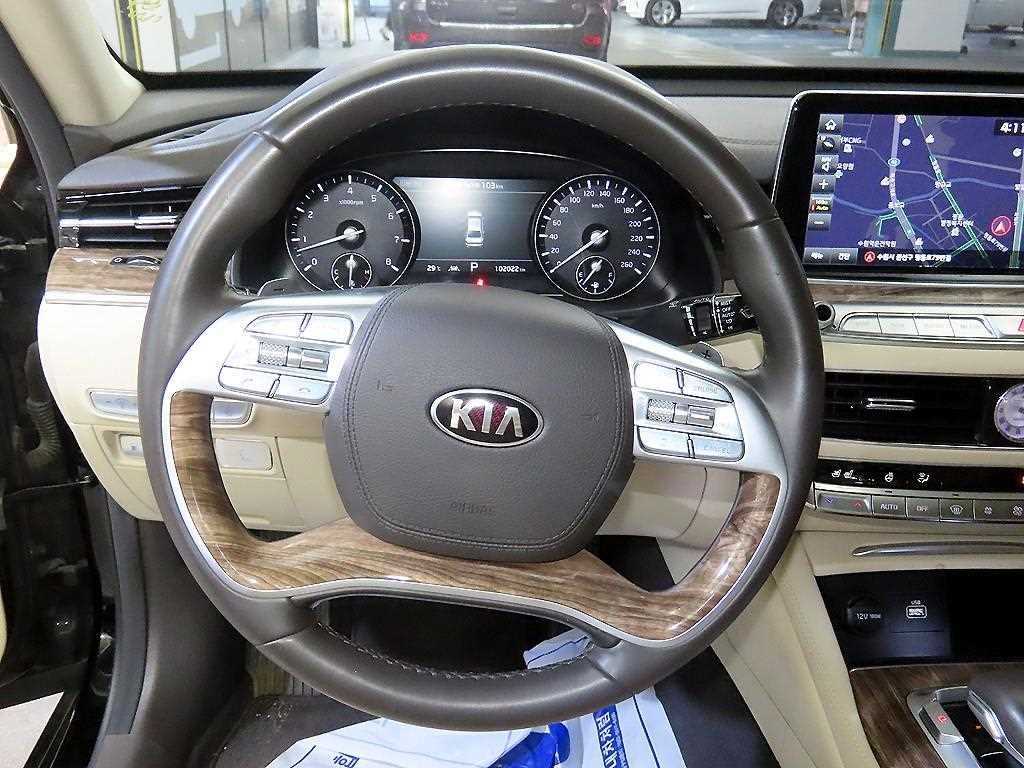 KIA K9 - Vista 8