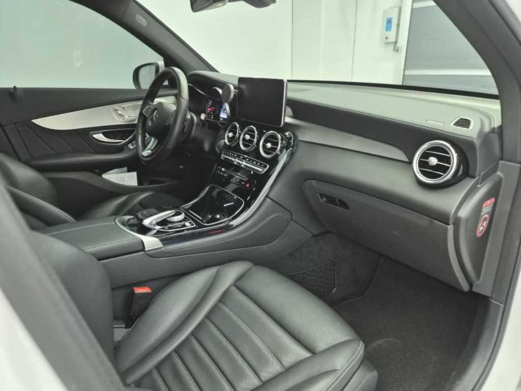 Mercedes Benz GLC Class - Vista 8