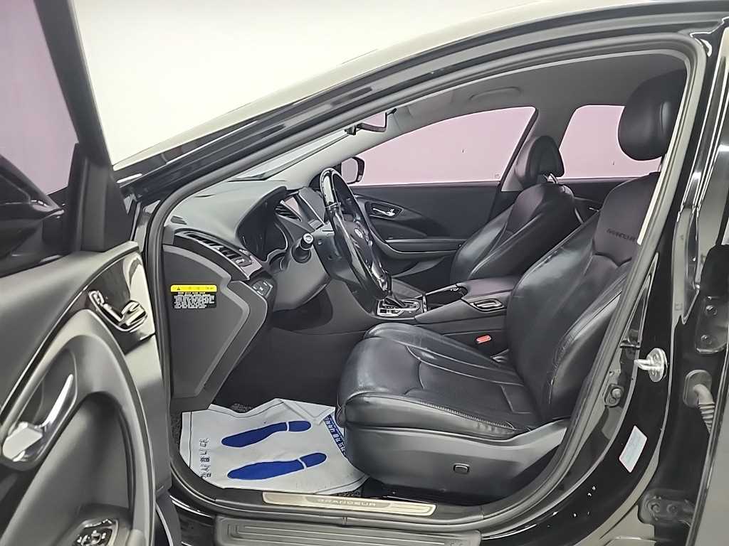HYUNDAI Grandeur - Vista 11