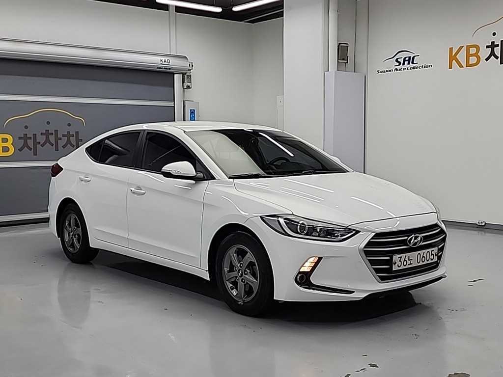 HYUNDAI Avante - Vista 4