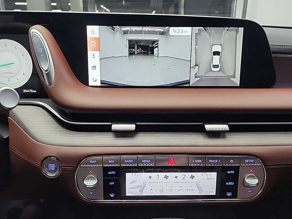 Genesis G90 - Vista 10