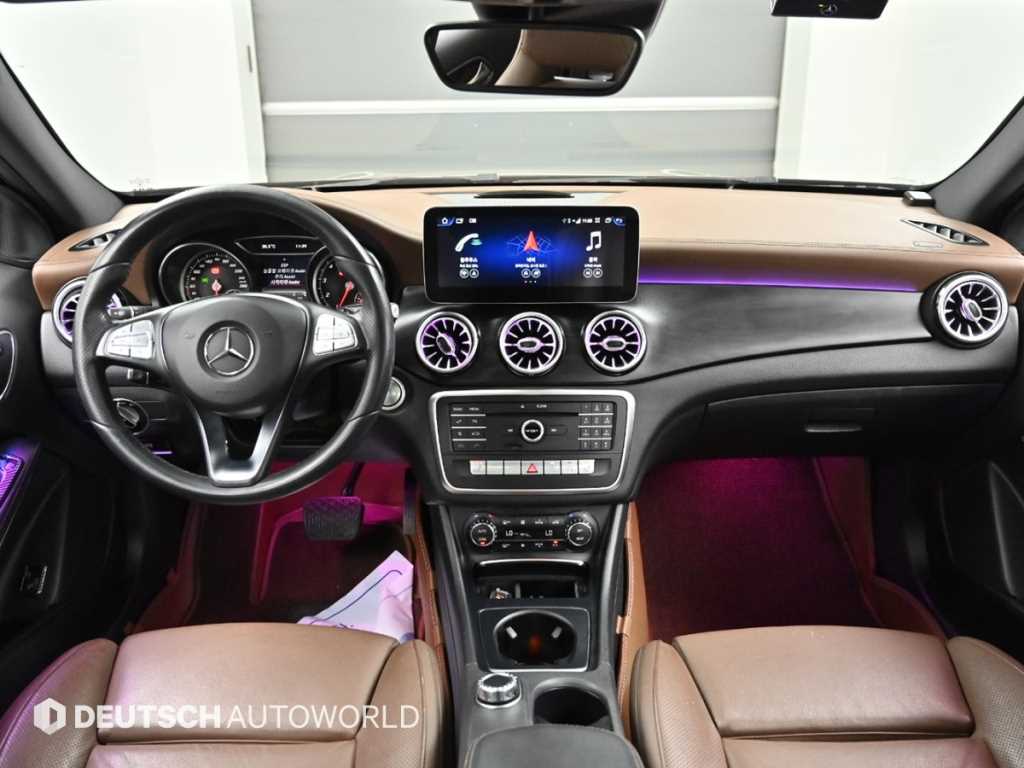 Mercedes Benz GLA Class - Vista 7