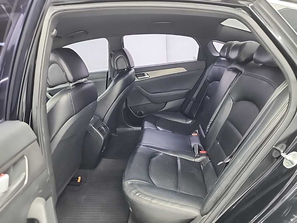 HYUNDAI Sonata - Vista 12