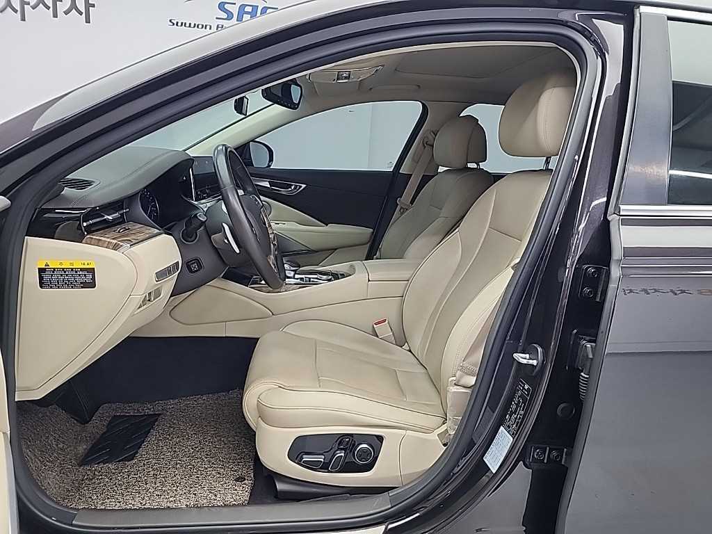 KIA K9 - Vista 11