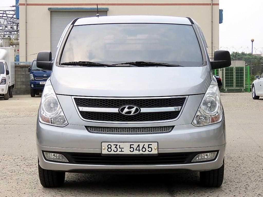 HYUNDAI Starex - Vista 2