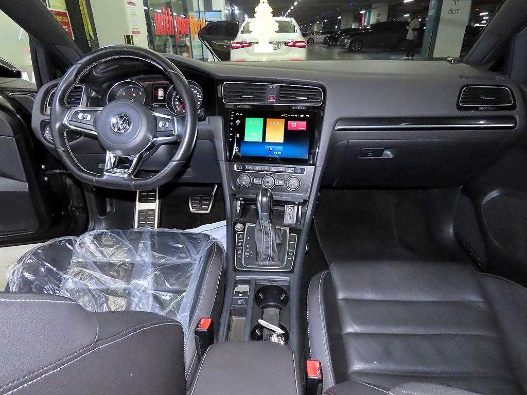 Volkswagen Golf - Vista 9