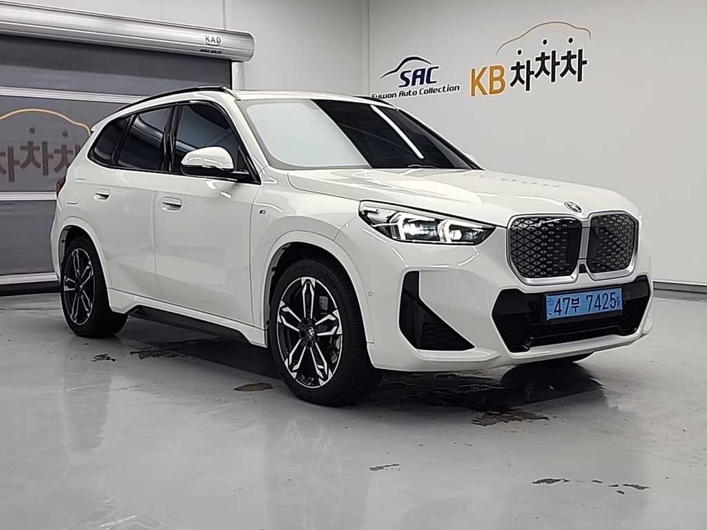 BMW iX1 - Vista 4