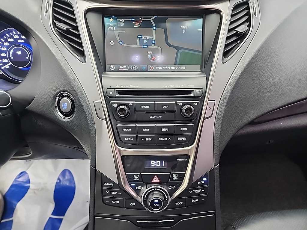 HYUNDAI Grandeur - Vista 10