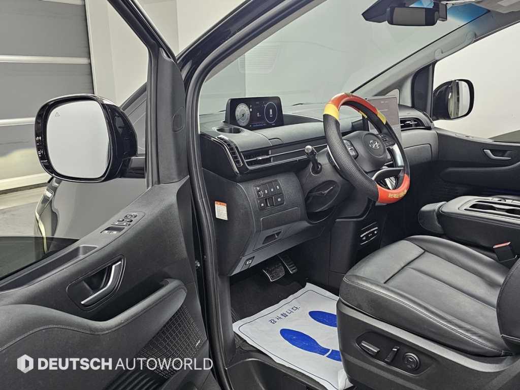 HYUNDAI Staria - Vista 11