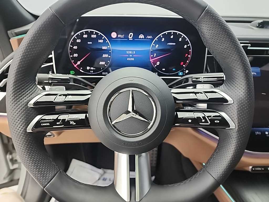 Mercedes Benz E class - Vista 9