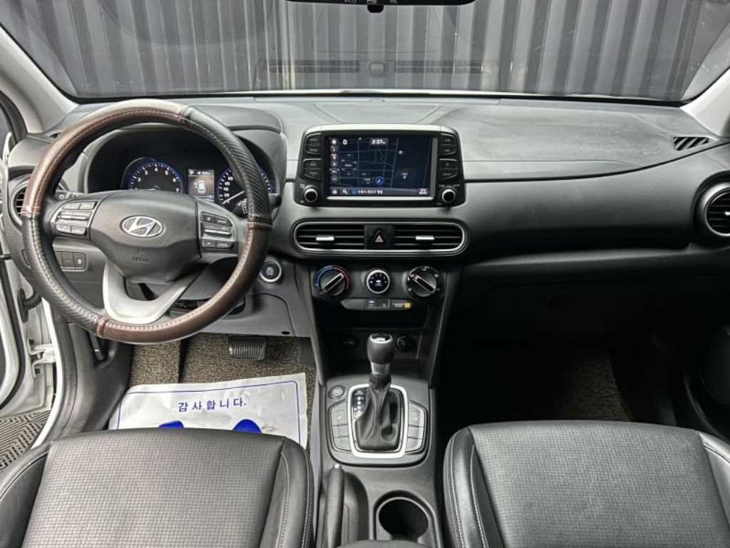 HYUNDAI Kona - Vista 9