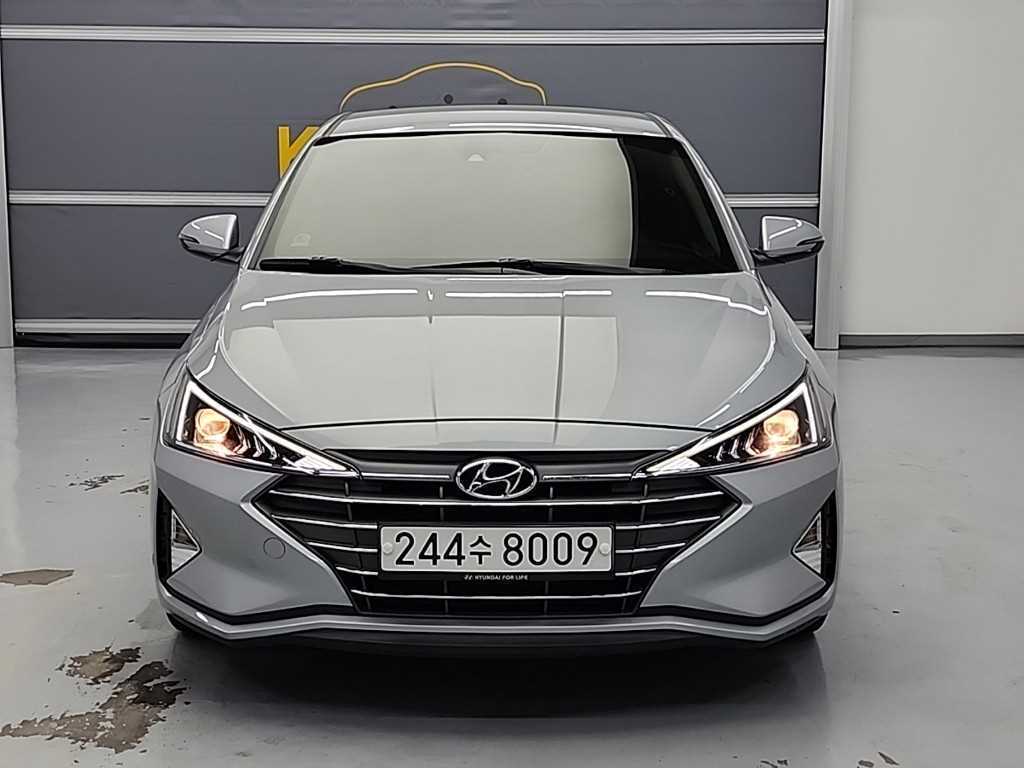HYUNDAI Avante - Vista 2