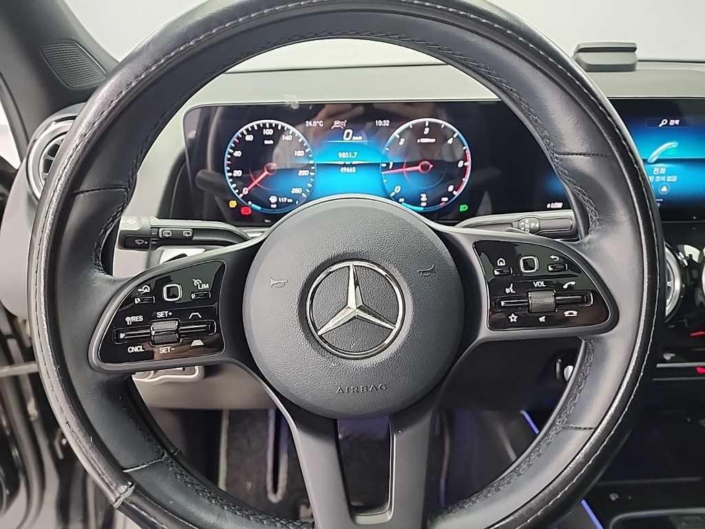 Mercedes Benz GLB Class - Vista 9