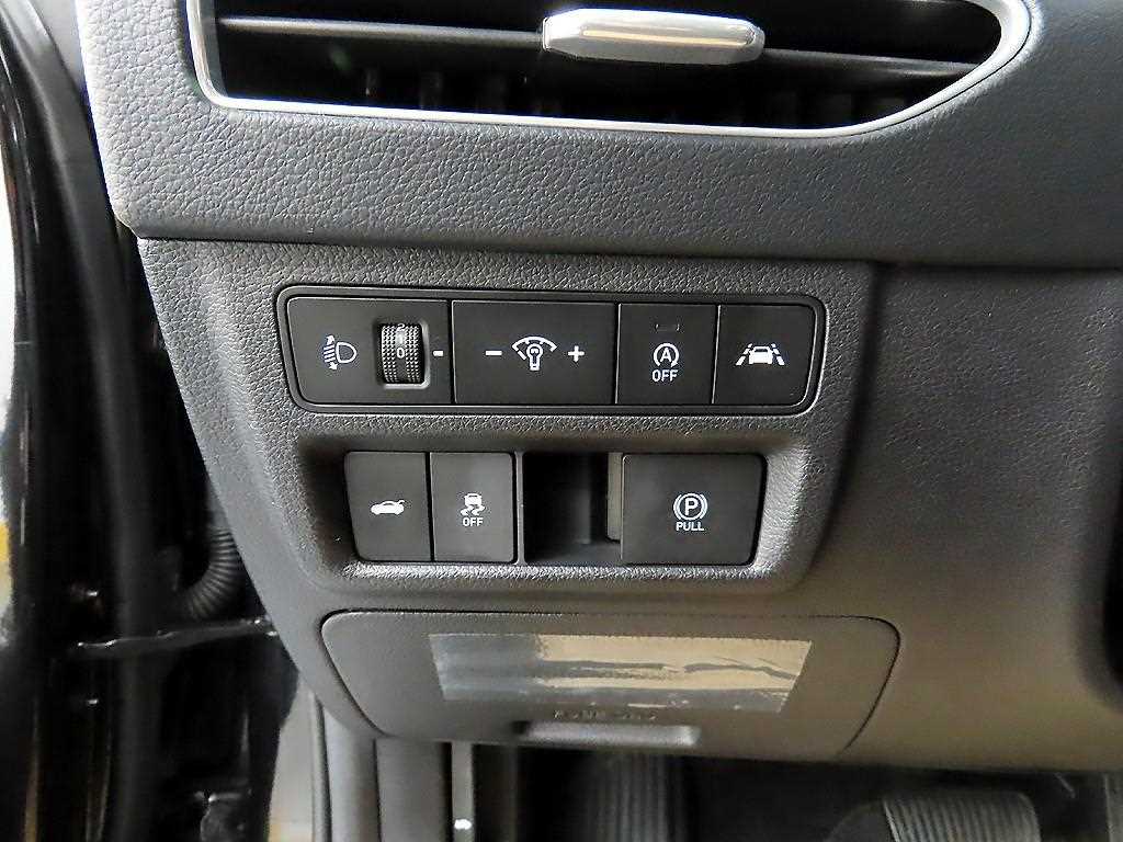 HYUNDAI Sonata - Vista 12