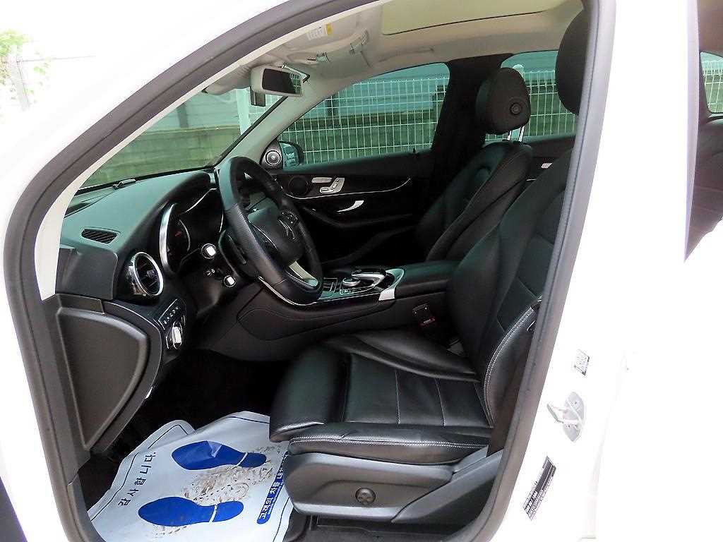 Mercedes Benz GLC Class - Vista 5