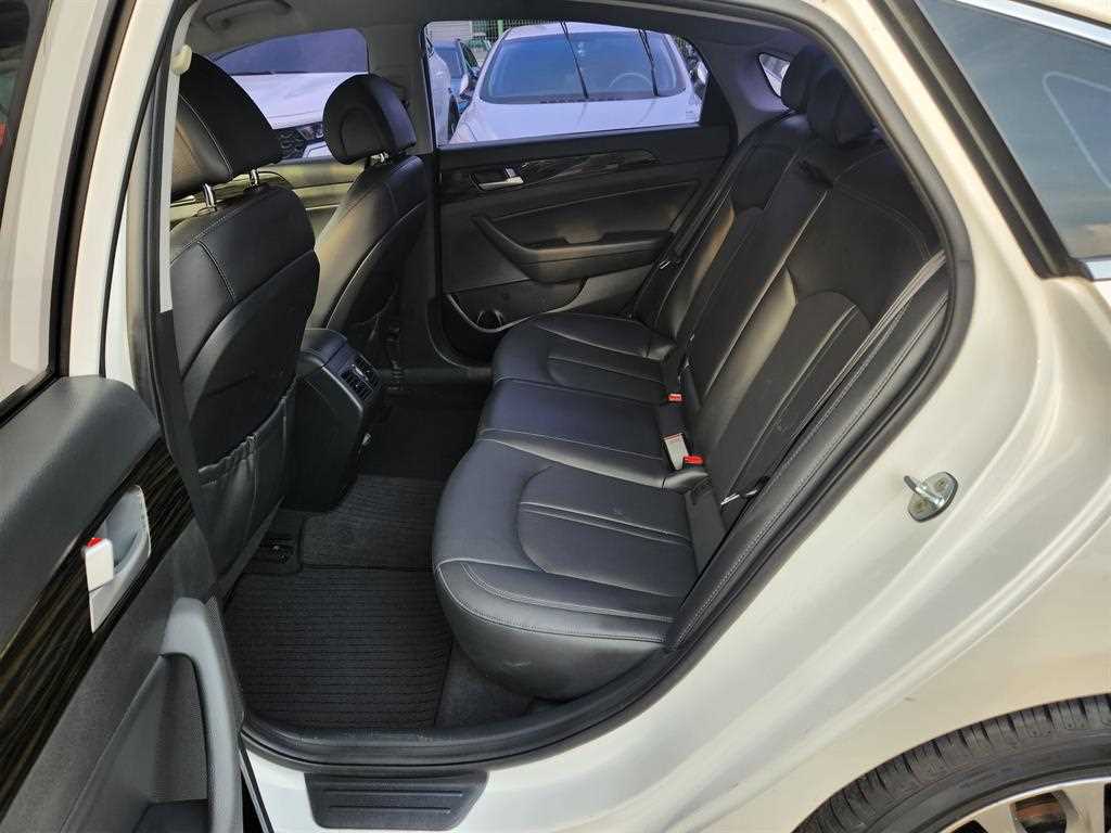 HYUNDAI Sonata - Vista 8