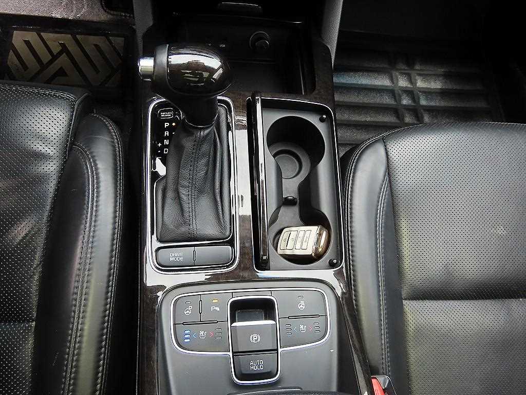 KIA K7 - Vista 10