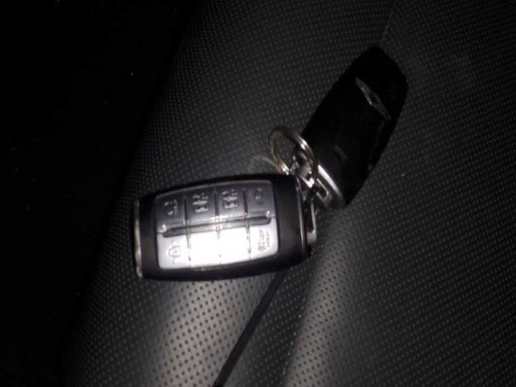 Genesis GV70 - Vista 8