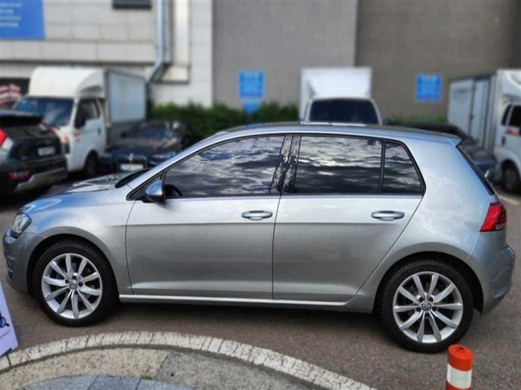 Volkswagen Golf - Vista 3