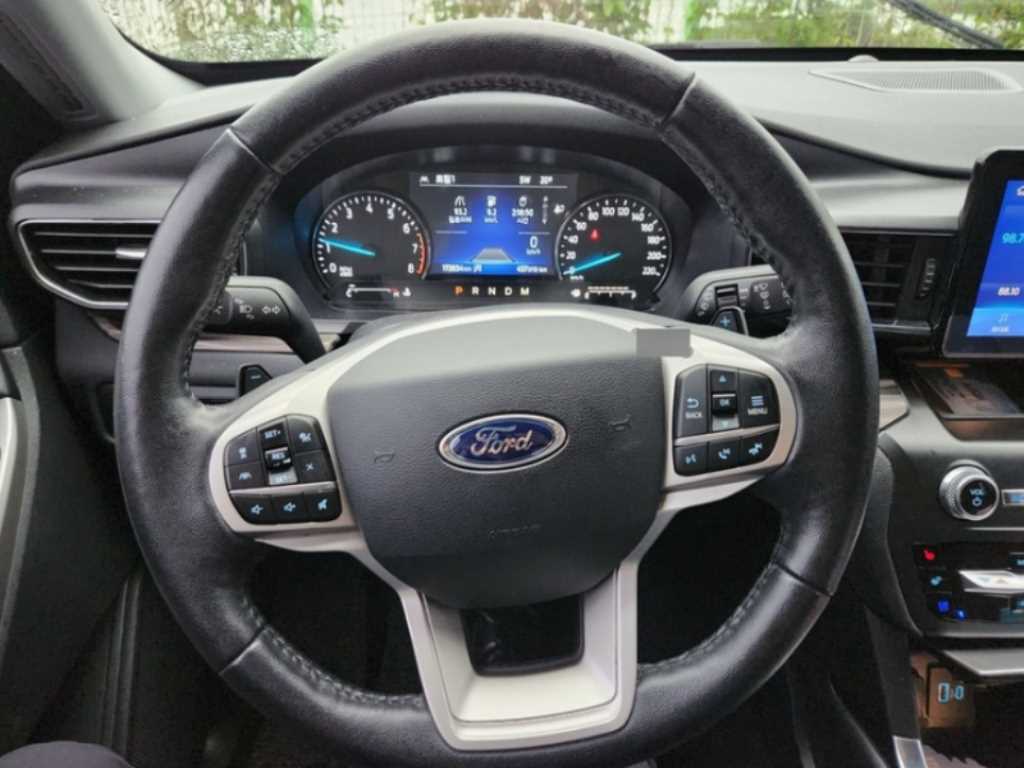 Ford Explorer - Vista 4