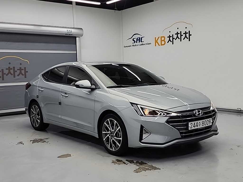 HYUNDAI Avante - Vista 4