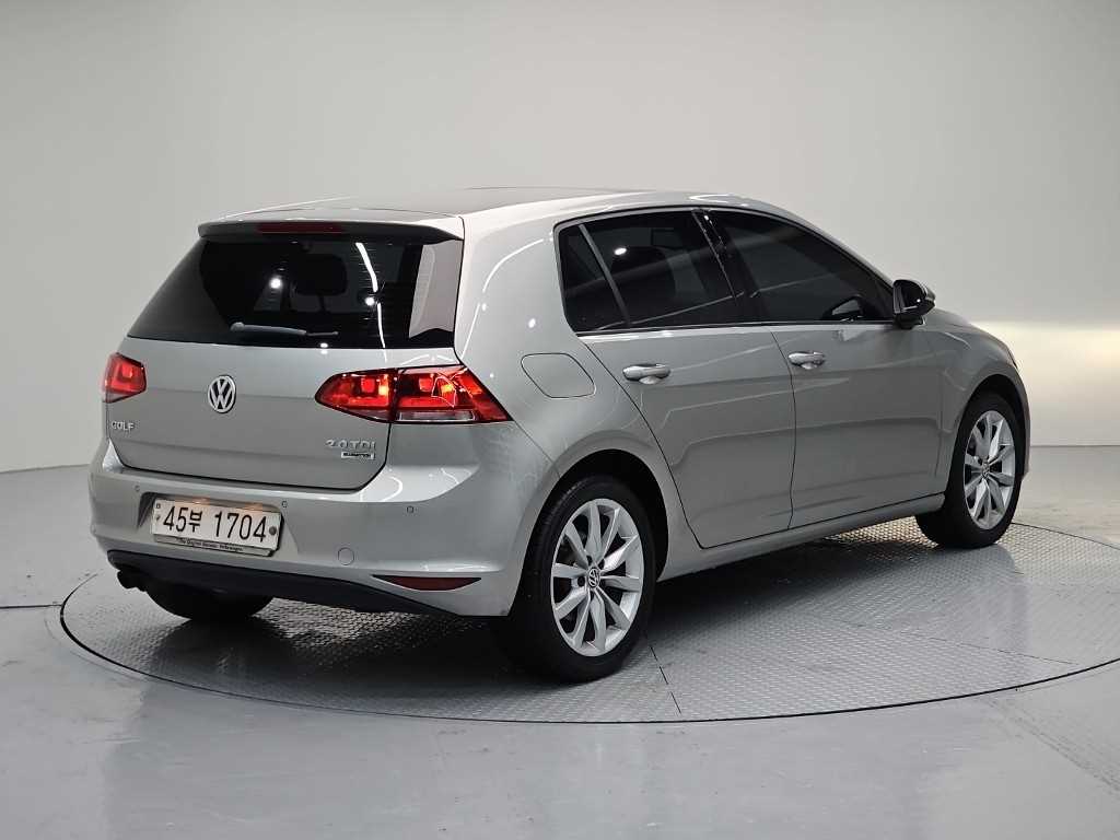 Volkswagen Golf - Vista 4