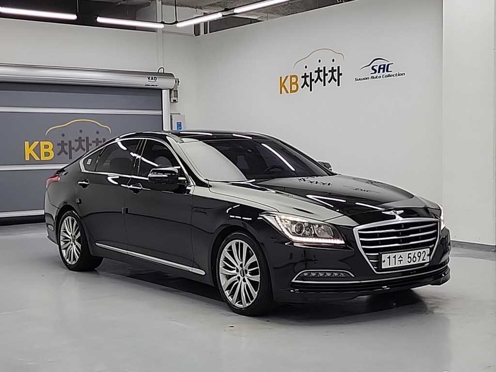 HYUNDAI Genesis - Vista 4