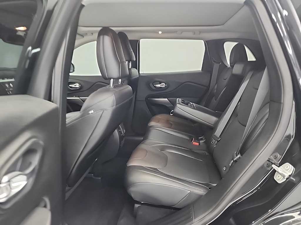Jeep Cherokee - Vista 11