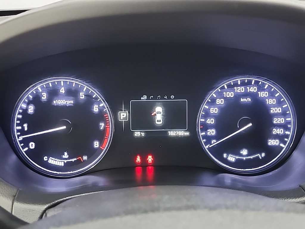 HYUNDAI Genesis - Vista 6