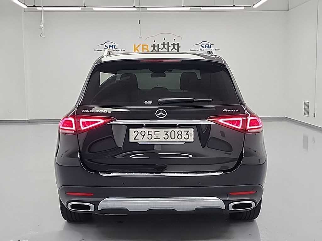 Mercedes Benz GLE Class - Vista 3