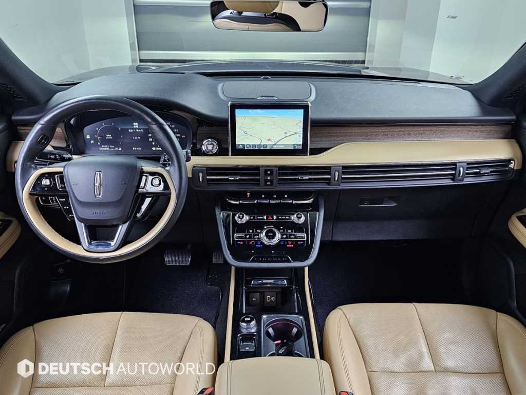 Lincoln Corsair - Vista 7