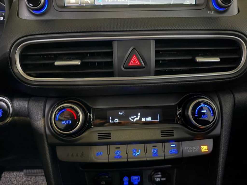 HYUNDAI Kona - Vista 9