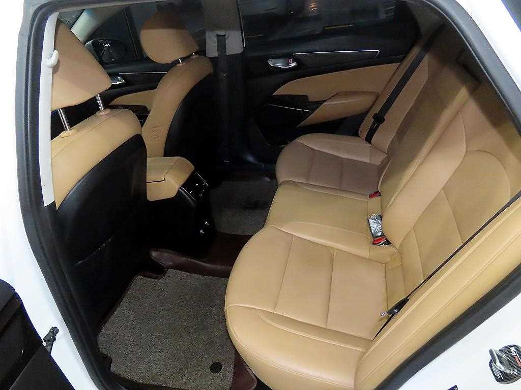 KIA K7 - Vista 7