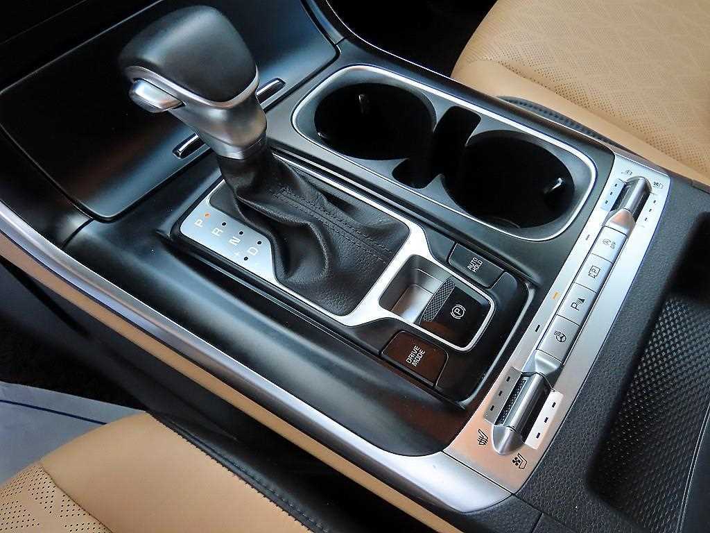 KIA Carnival - Vista 11