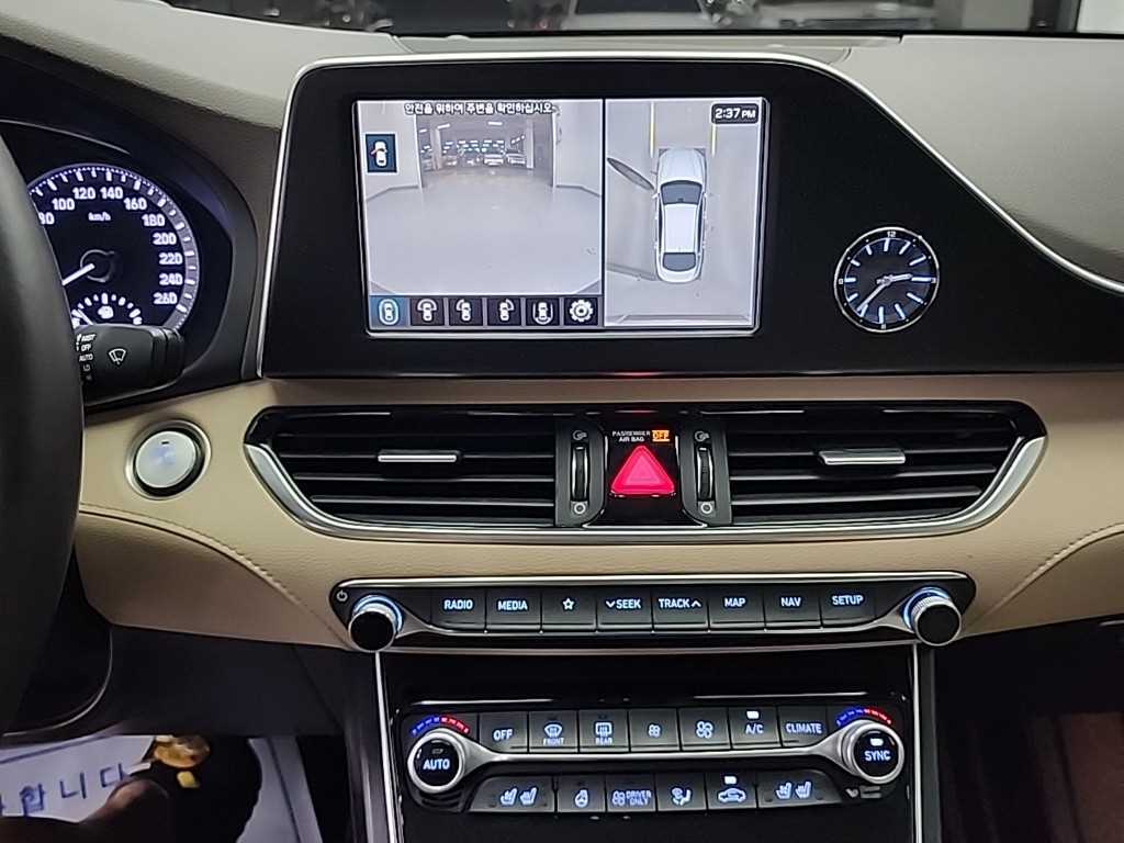 HYUNDAI Grandeur - Vista 10