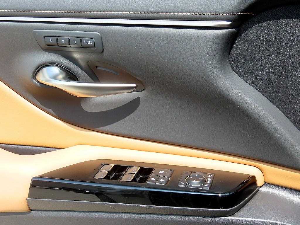 Lexus ES - Vista 12